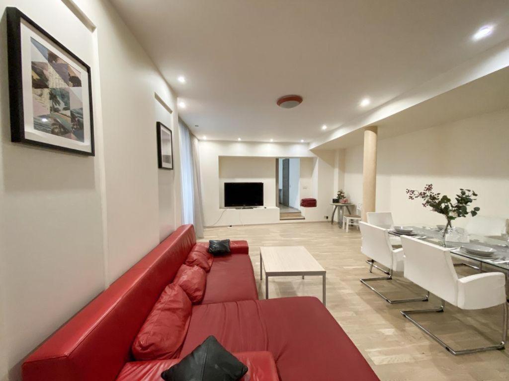 Old Town Apartment With Private Elevator Рига Екстериор снимка