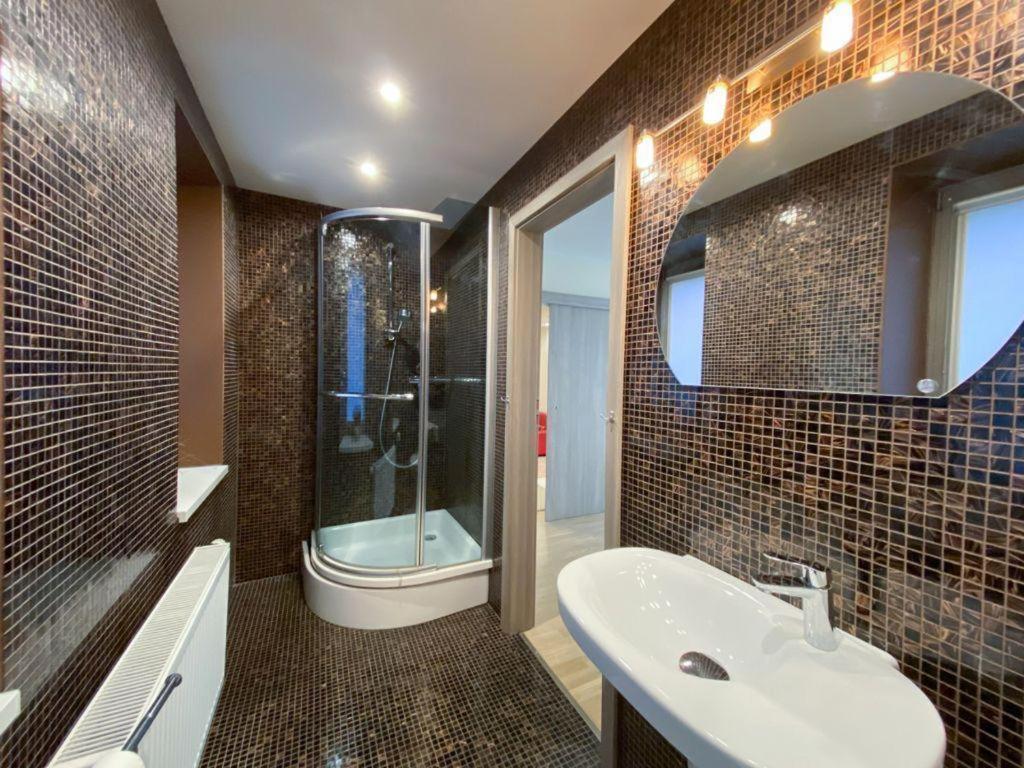 Old Town Apartment With Private Elevator Рига Екстериор снимка