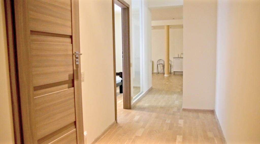 Old Town Apartment With Private Elevator Рига Екстериор снимка