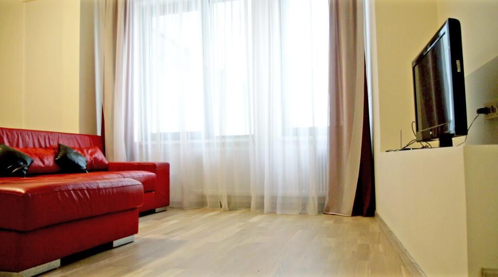 Old Town Apartment With Private Elevator Рига Екстериор снимка
