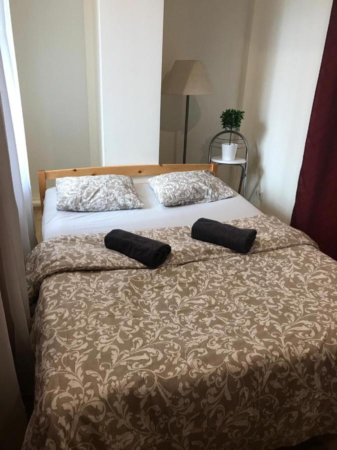 Old Town Apartment With Private Elevator Рига Екстериор снимка